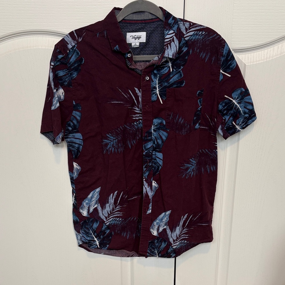 Craft + Flow Short-Sleeve Button-Down Shirt - Burgundy with Blue Floral